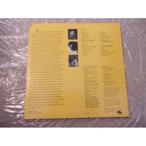 PETE SEEGER, JANE SAPP & SI KAHN - CARRY IT ON - Vinyl - 2 x LP