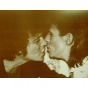Lou Reed & David Bowie - Kissing - Sepia Print - Books & Others - Others